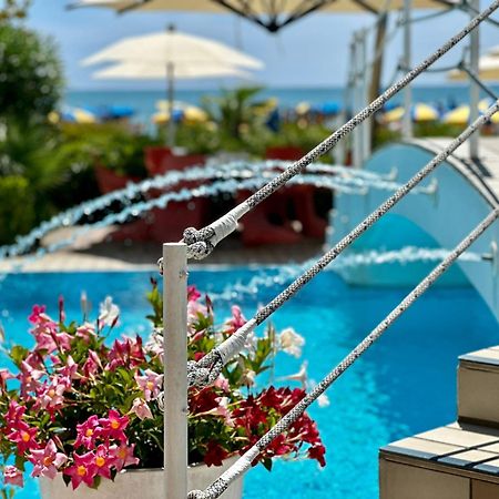 Ruhl Beach Hotel & Suites Лидо ди Йезоло Екстериор снимка