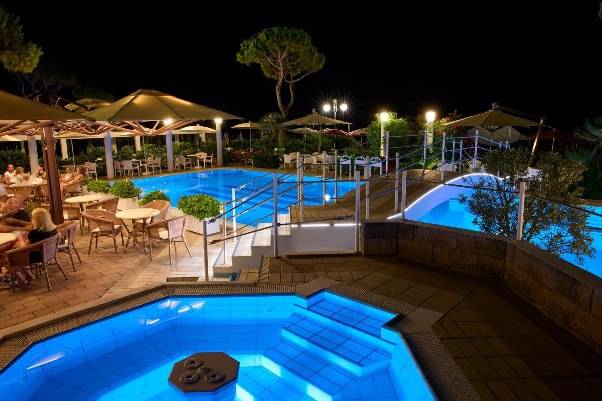 Ruhl Beach Hotel & Suites Лидо ди Йезоло Екстериор снимка