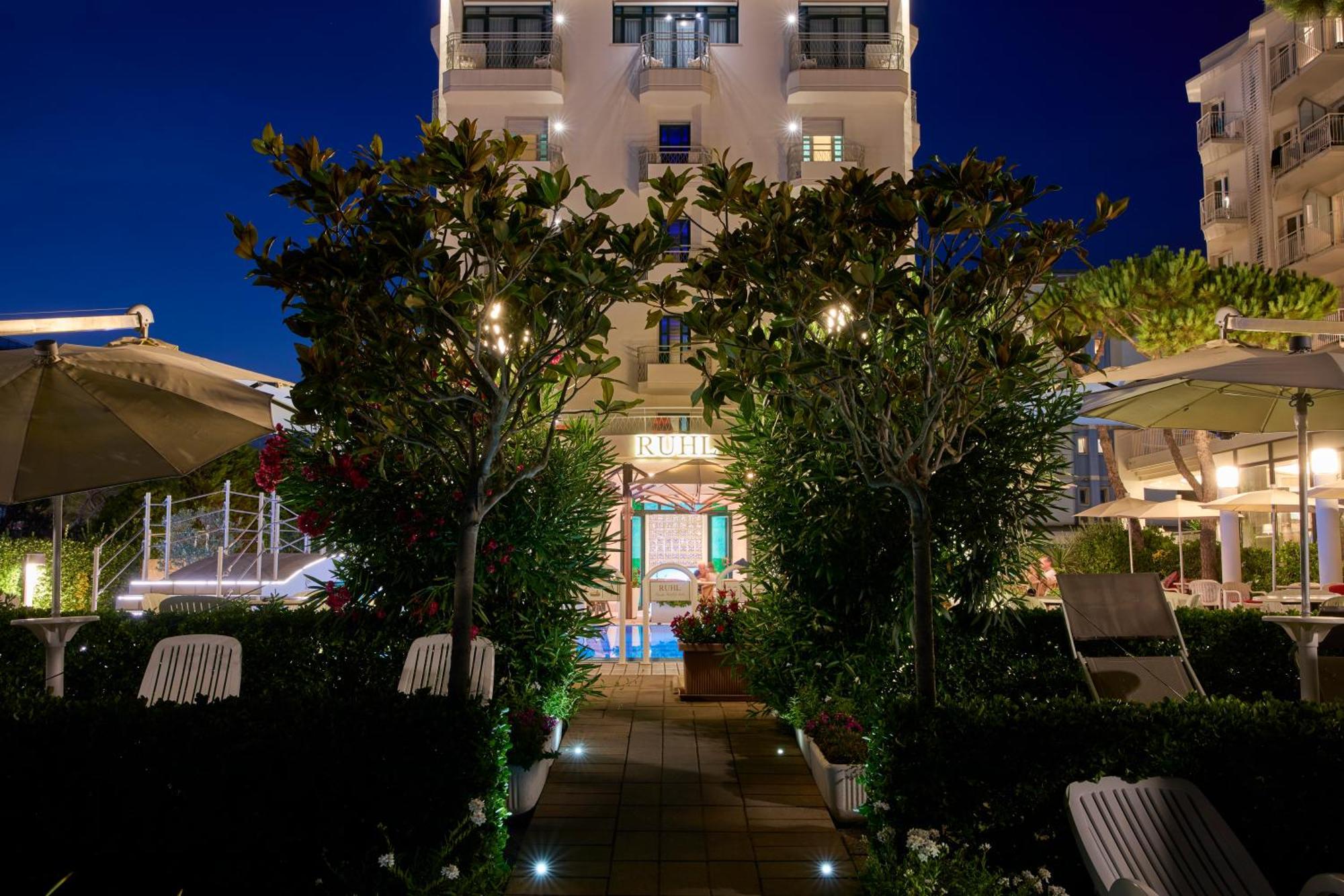 Ruhl Beach Hotel & Suites Лидо ди Йезоло Екстериор снимка