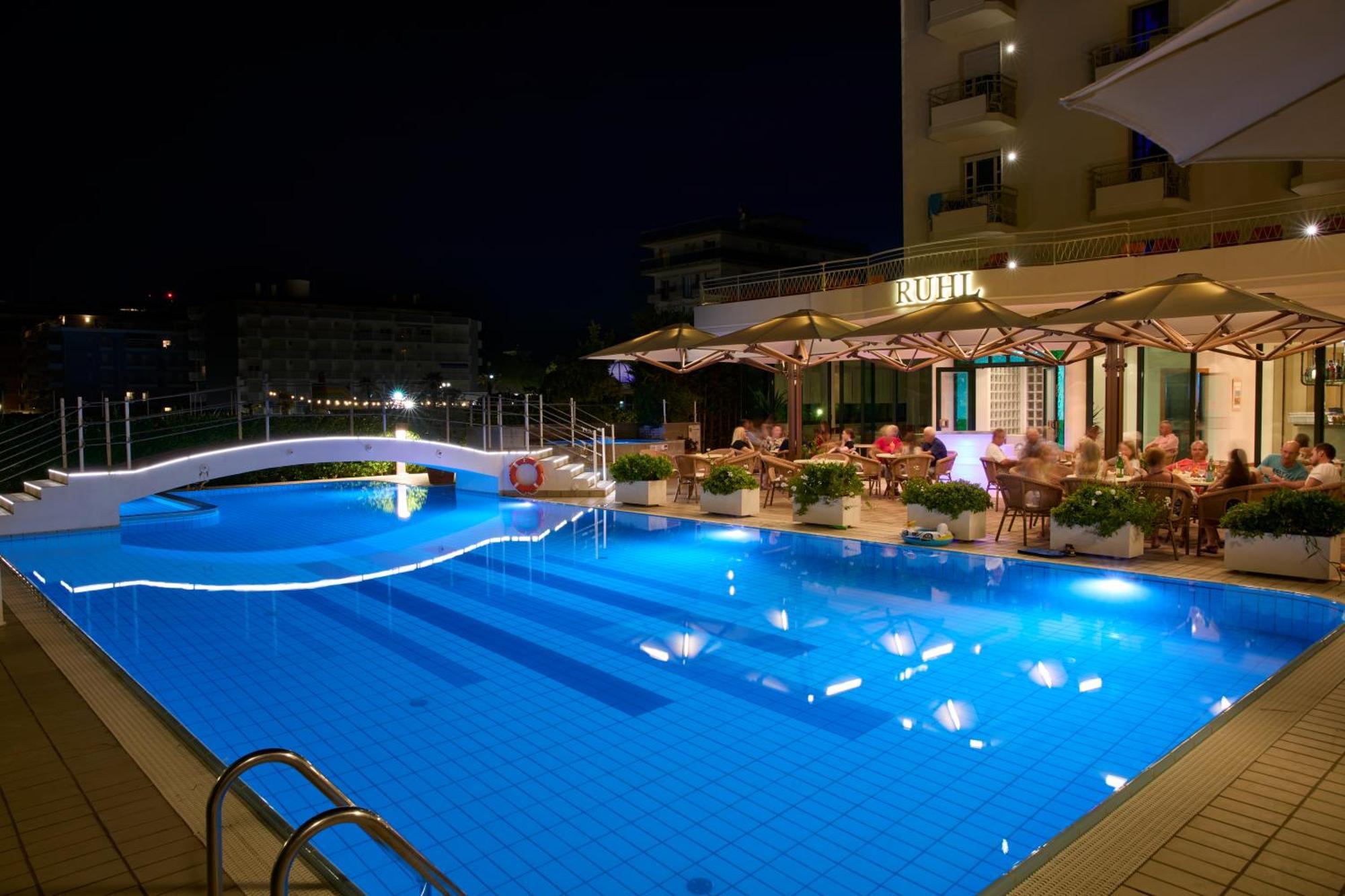 Ruhl Beach Hotel & Suites Лидо ди Йезоло Екстериор снимка