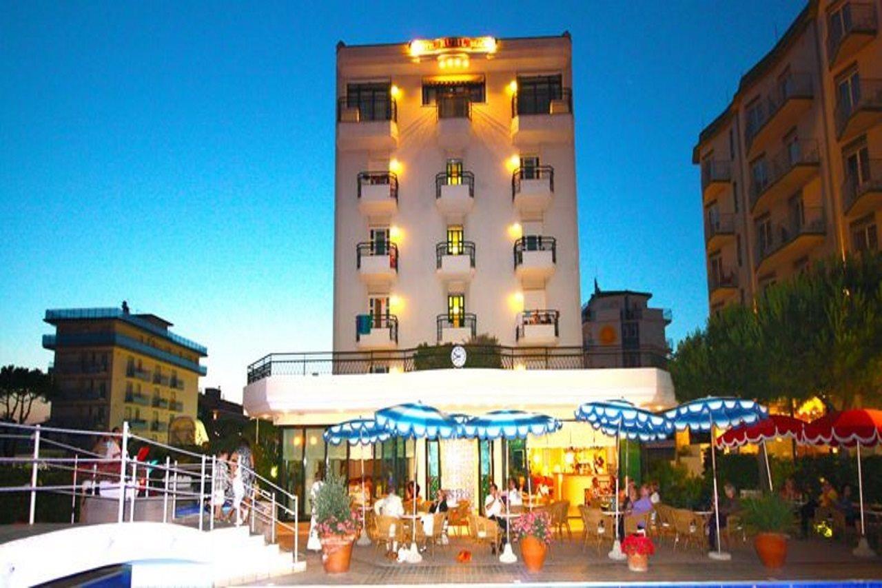 Ruhl Beach Hotel & Suites Лидо ди Йезоло Екстериор снимка