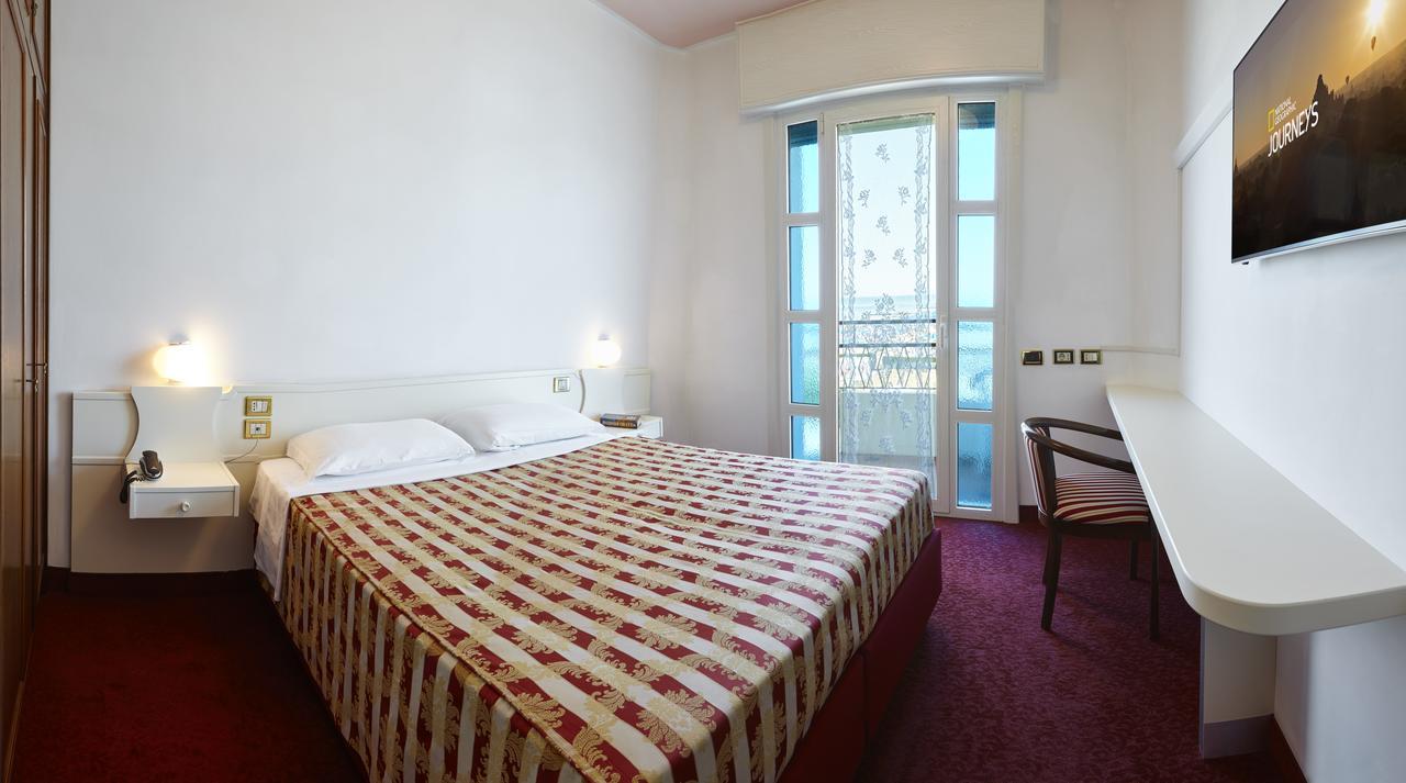 Ruhl Beach Hotel & Suites Лидо ди Йезоло Екстериор снимка
