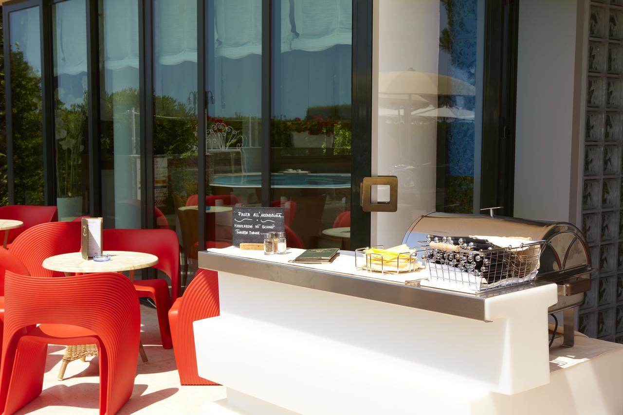Ruhl Beach Hotel & Suites Лидо ди Йезоло Екстериор снимка